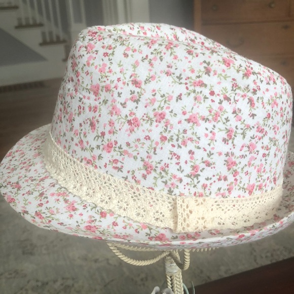 NEW LOOKING TOBY FLORAL HAT SIZE 4 - 14 - Picture 3 of 5